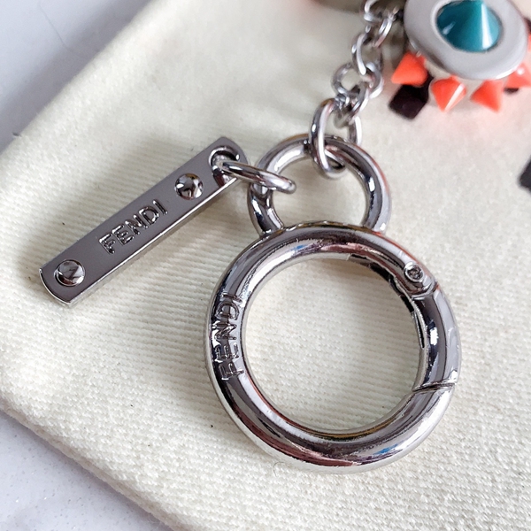 ブランドキーホルダー背面デザイン